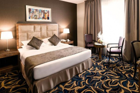 Emirates Plaza Hotel